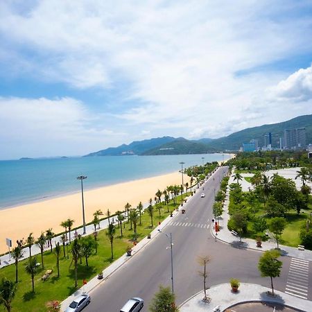 Hotel Thien Hai Куи Нхон Екстериор снимка