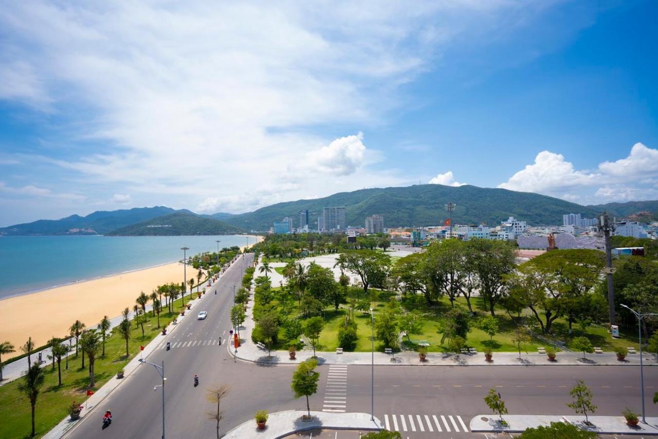 Hotel Thien Hai Куи Нхон Екстериор снимка